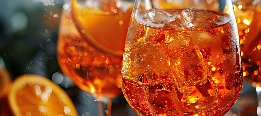 Aperol Spritz im Glas (Bild: Magnific)